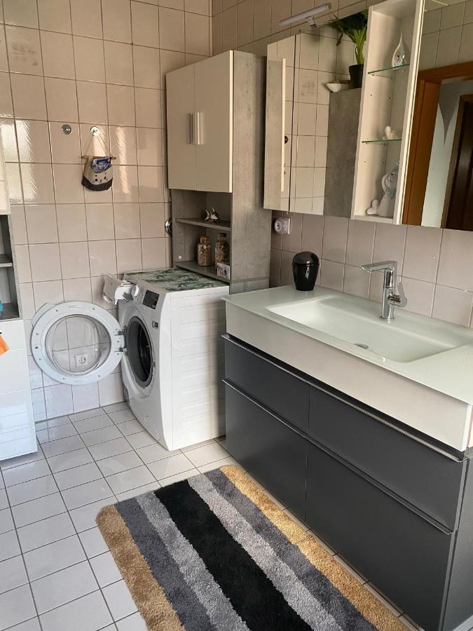 Moderne Ferienwohnung Neckarschleife Mit Klimaanlage Kirchheim am Neckar Esterno foto
