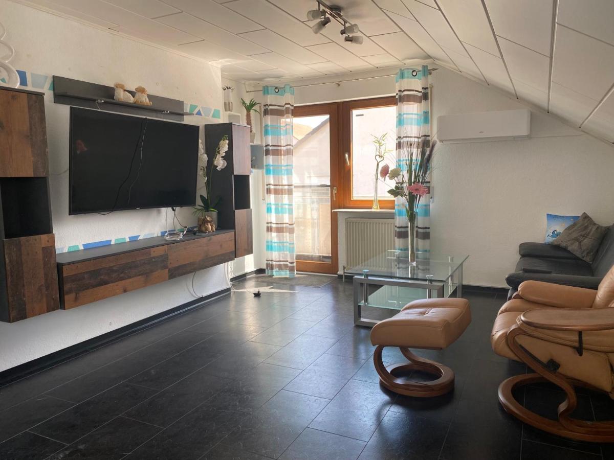 Moderne Ferienwohnung Neckarschleife Mit Klimaanlage Kirchheim am Neckar Esterno foto